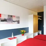 Ξενοδοχείο Rotes Haus 3*
