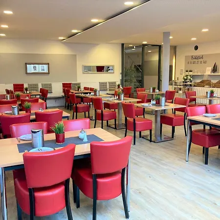Rotes Haus فندق
