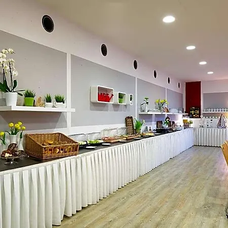 Rotes Haus 3*